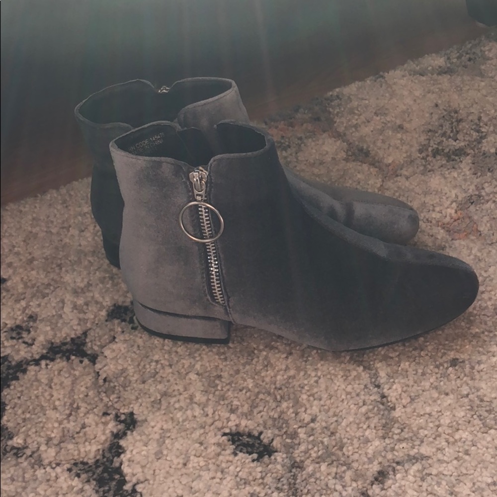 Velvet booties